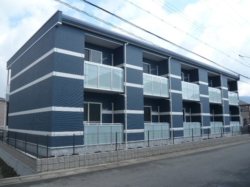 Main exterior of LEONEXT Chiyogawa Reo Heights