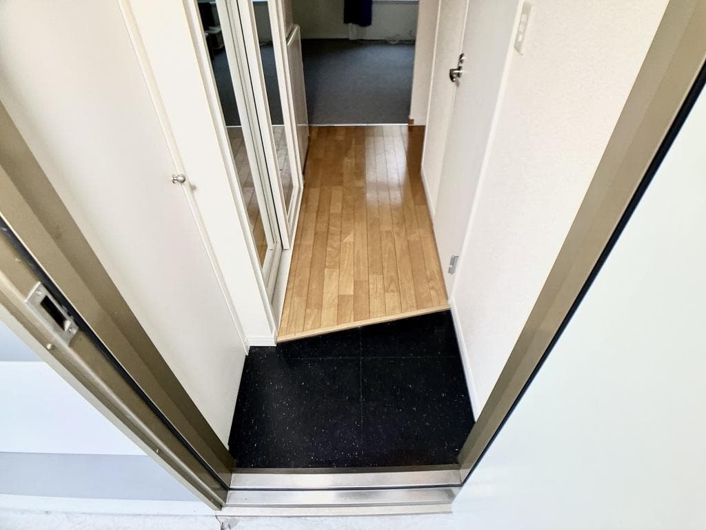 Room image 11