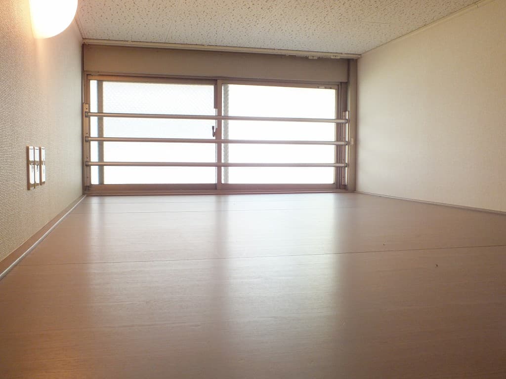 Room image 12