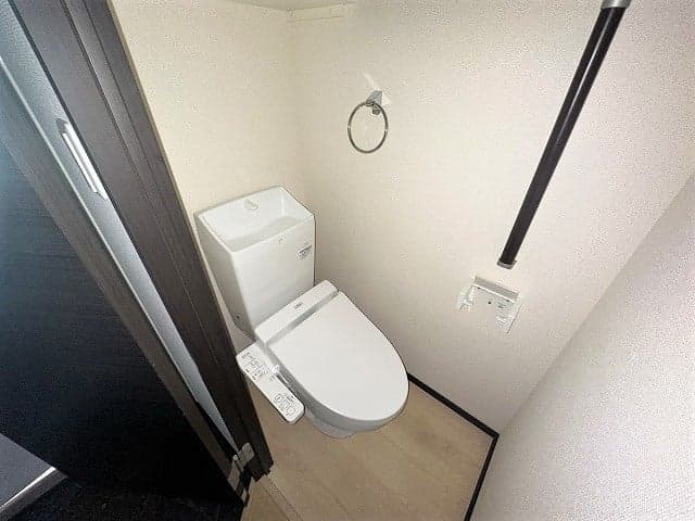 Room image 15