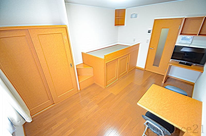 Room image 10