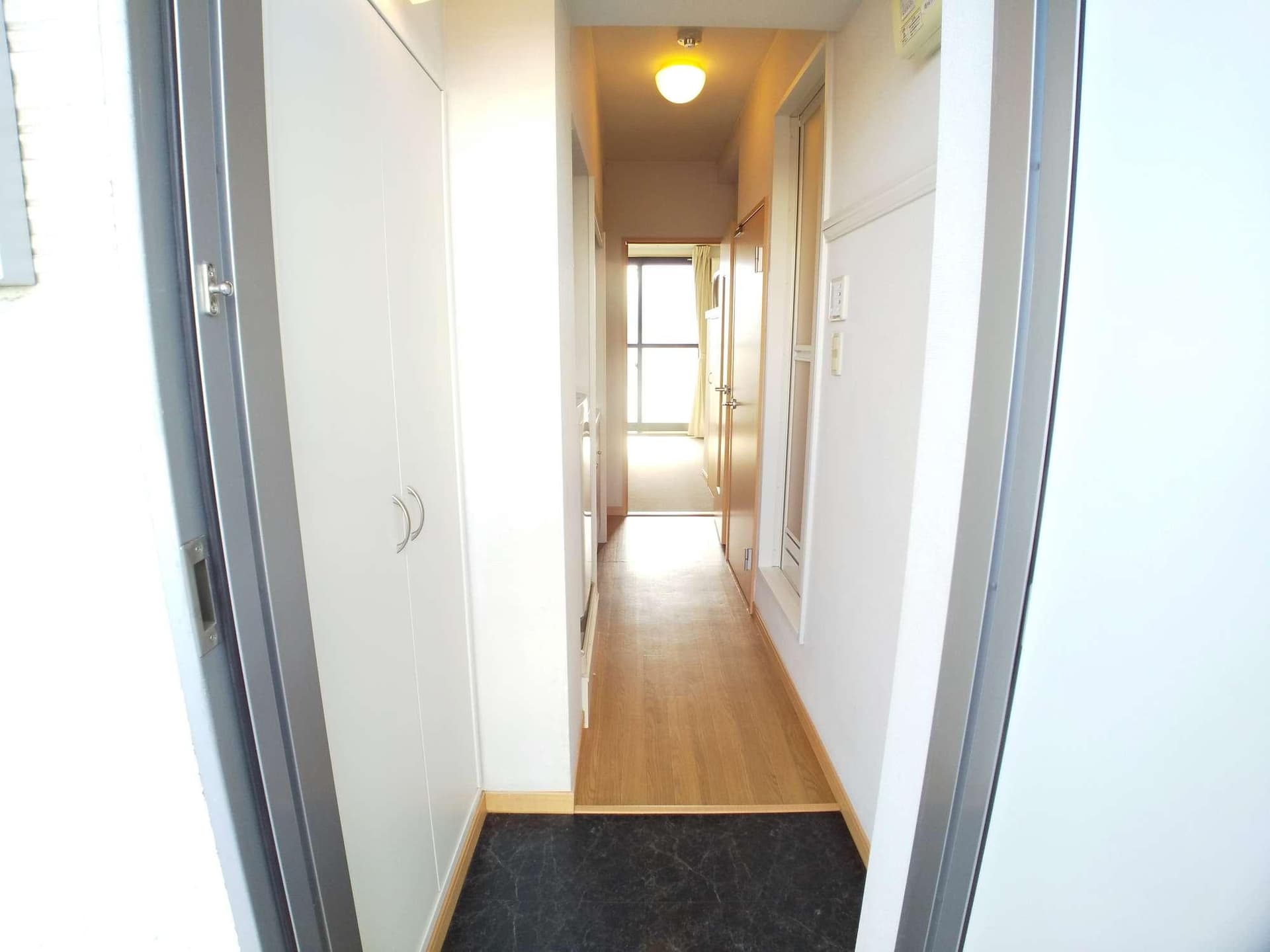 Room image 13