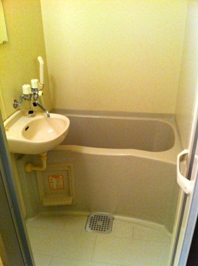 Room image 10