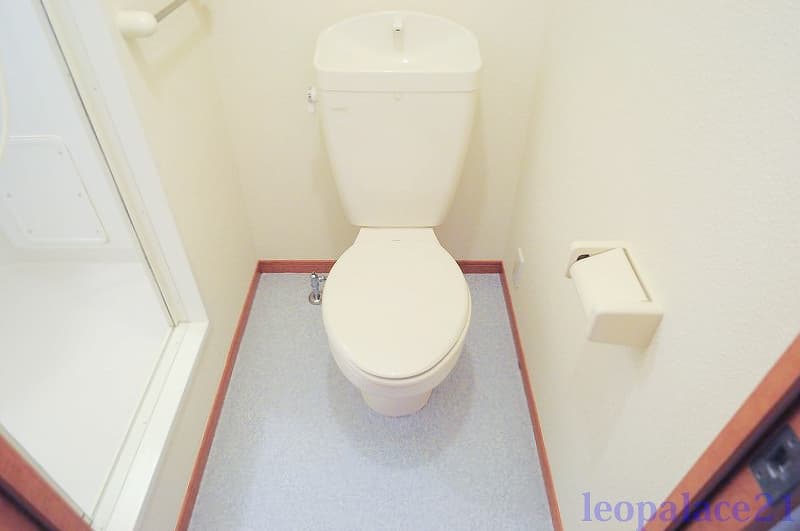 Room image 8