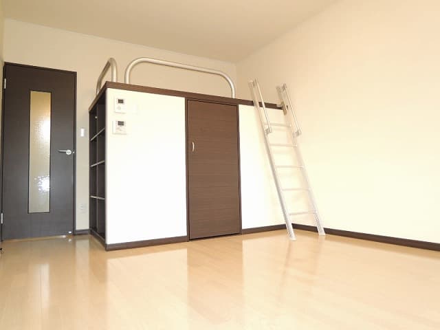 Preview interior of LEONEXT Sun City III