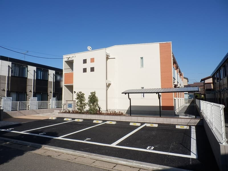Main exterior of LEONEXT Eclair
