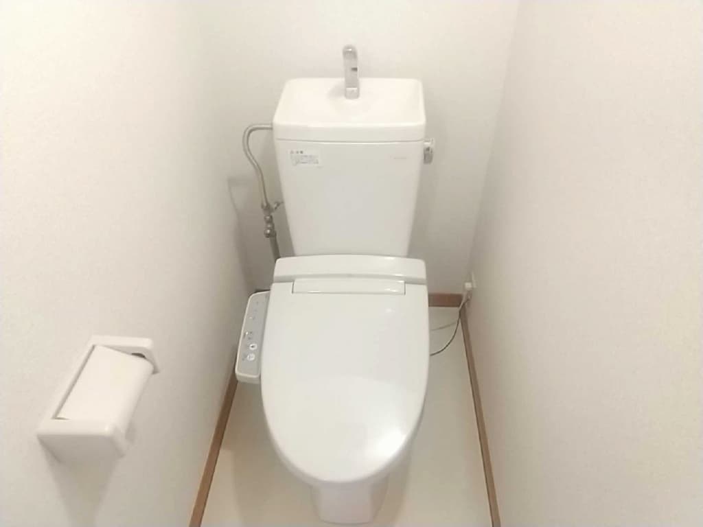 Room image 8