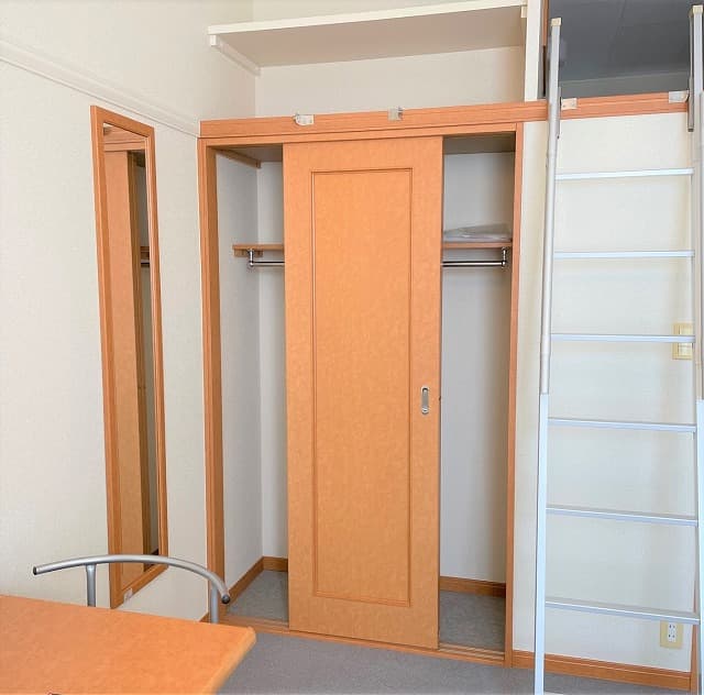 Room image 8