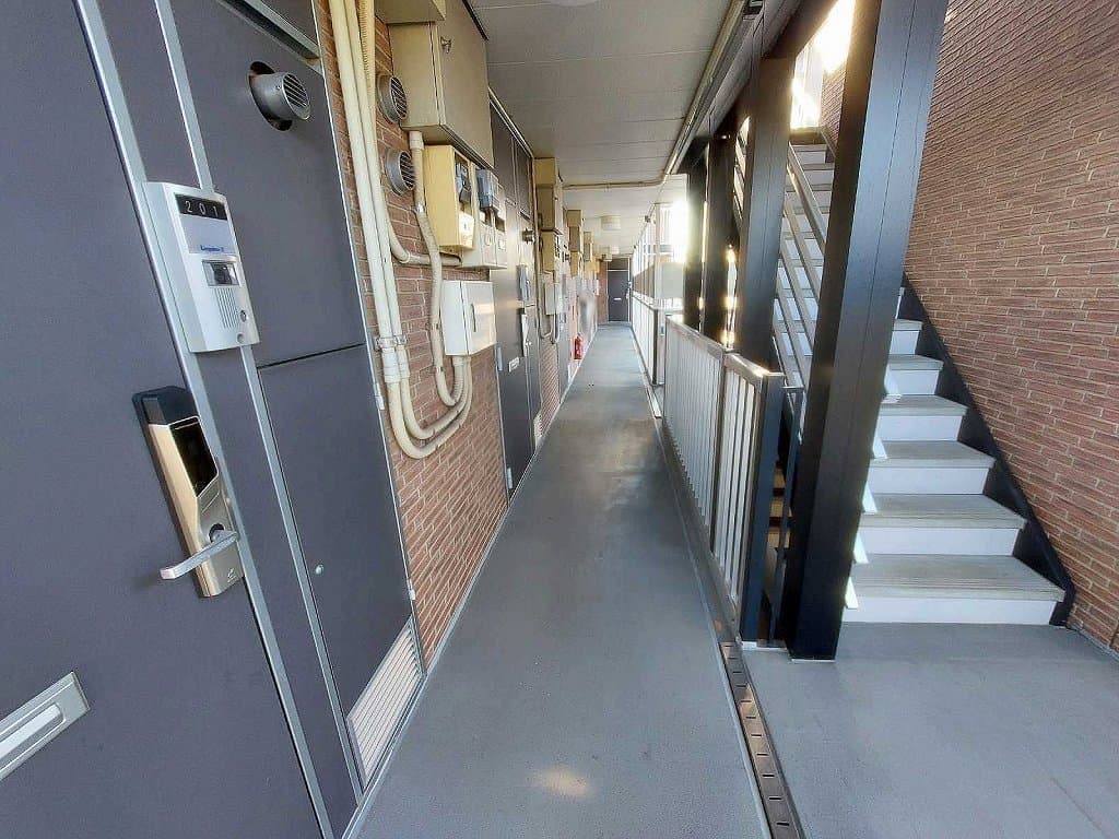 Room image 13
