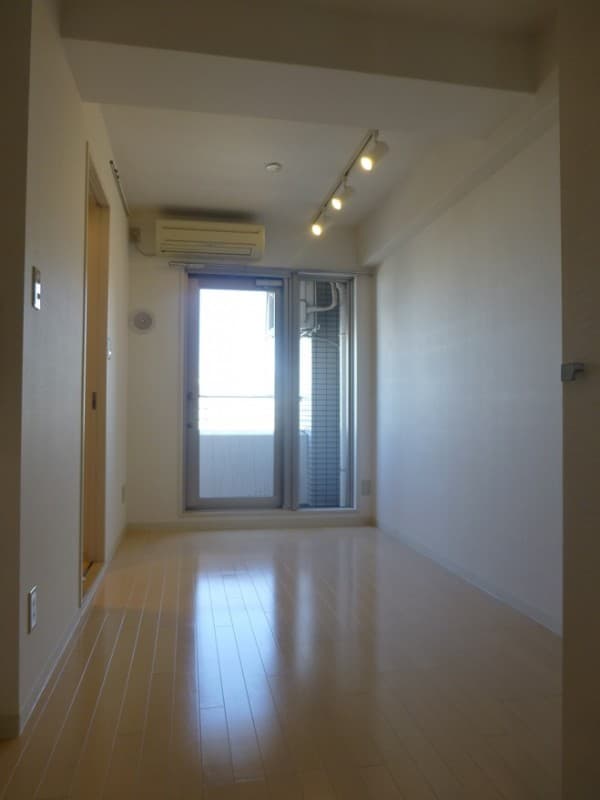Room image 9