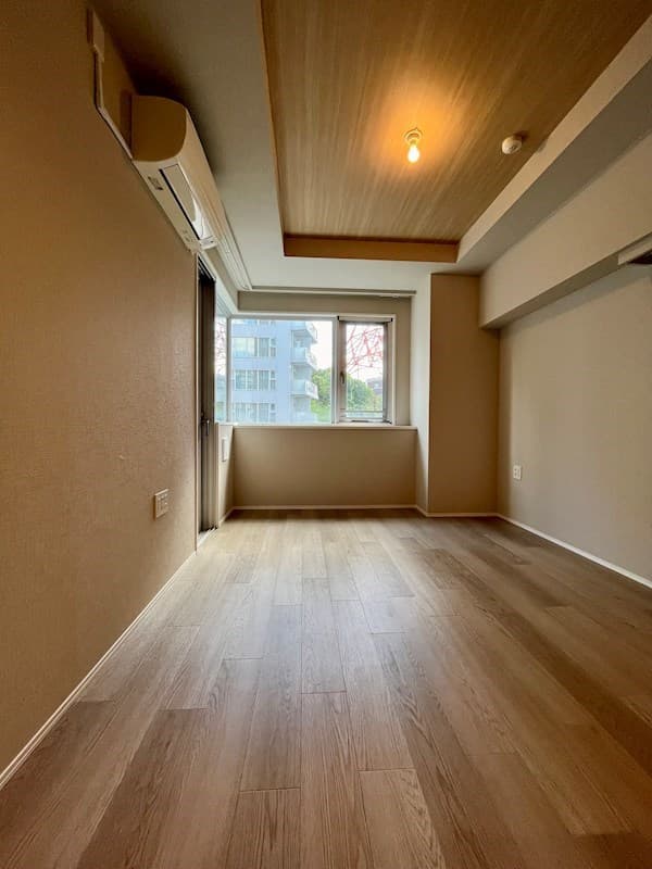 Room image 14