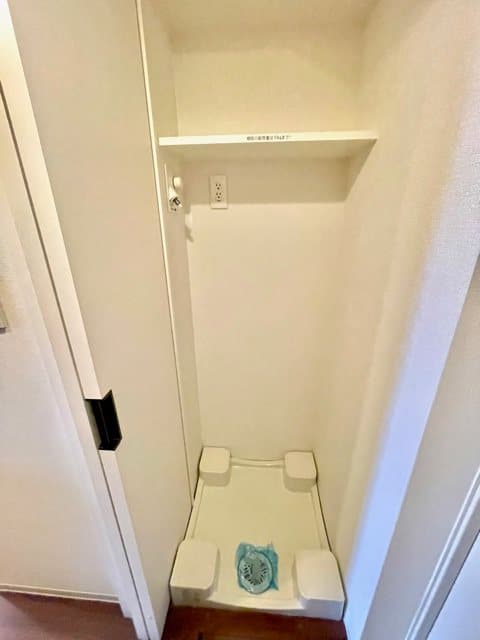 Room image 8