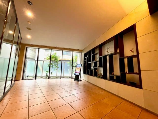 Room image 13