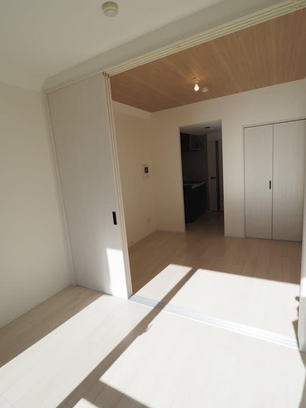 Room image 12