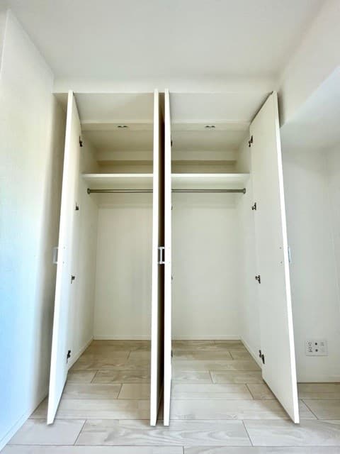 Room image 9