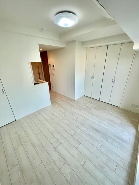 Room image 11