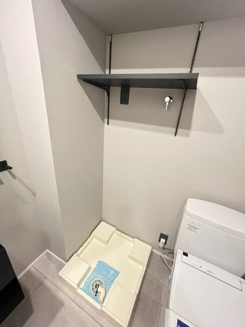 Room image 8