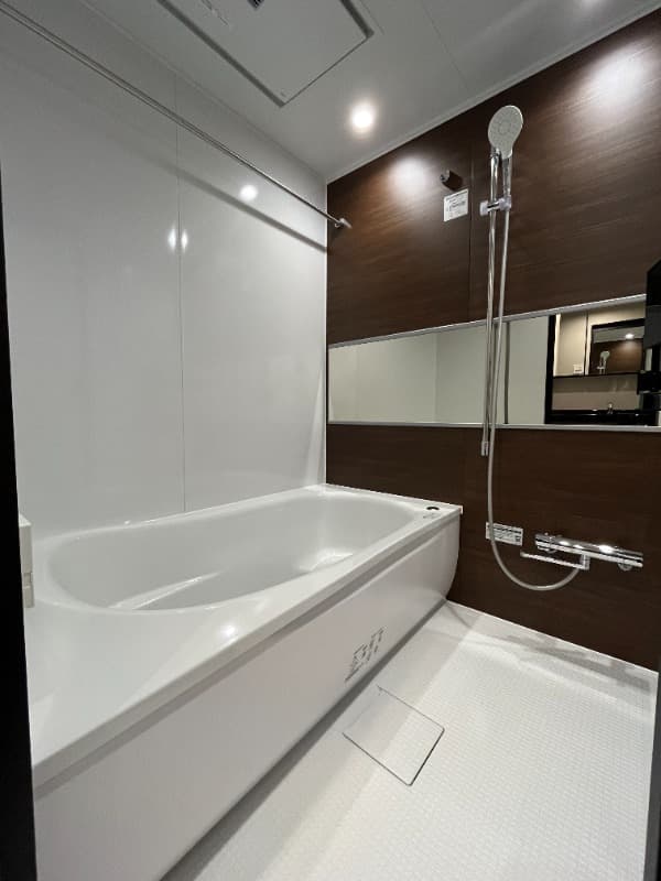 Room image 8