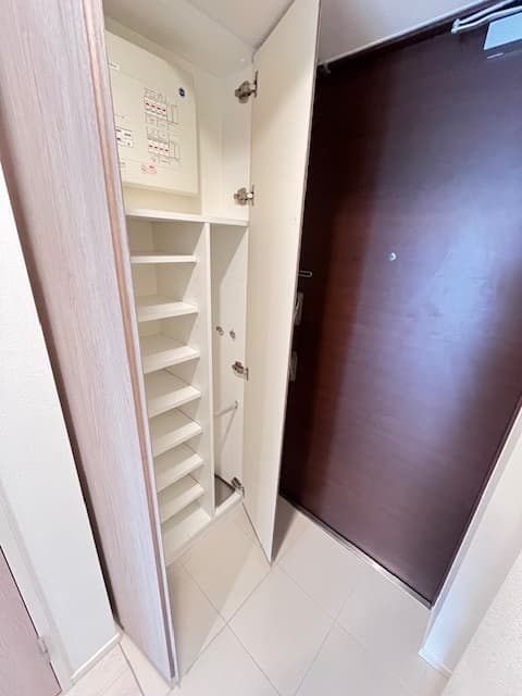 Room image 8