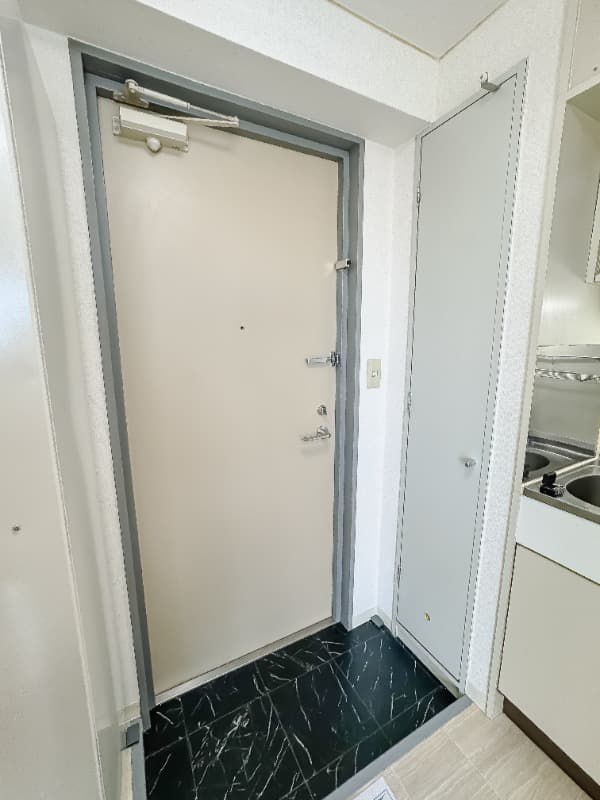Room image 8