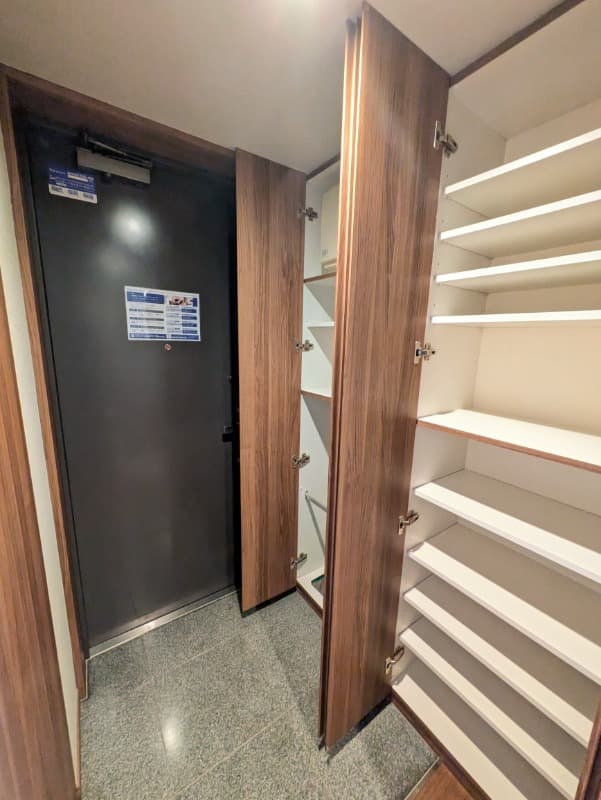 Room image 13