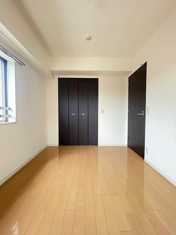 Room image 15