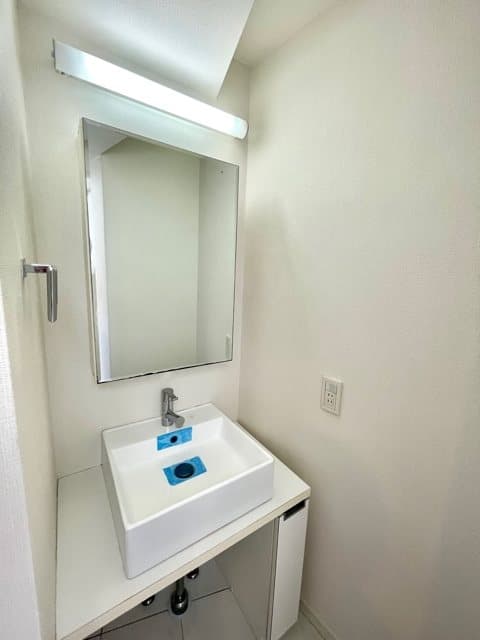 Room image 8