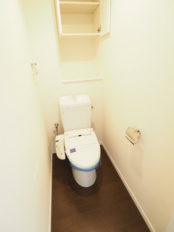 Room image 8