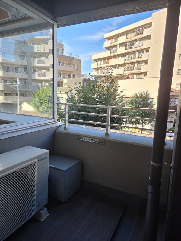 Room image 15