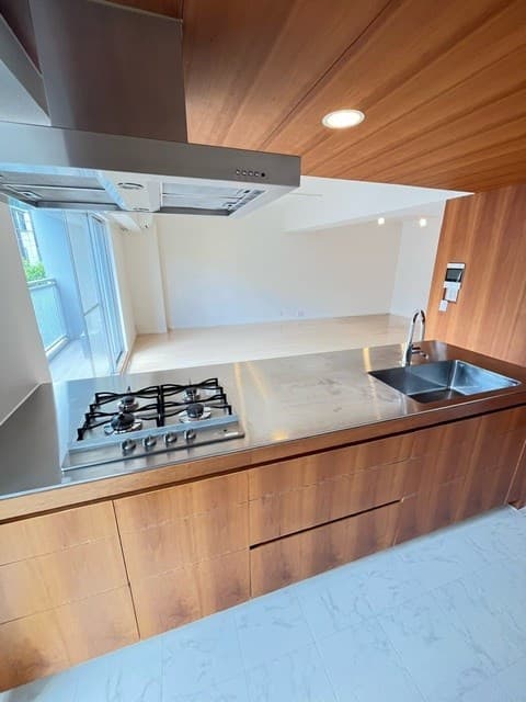 Room image 11