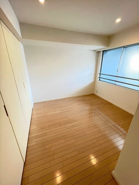 Room image 15