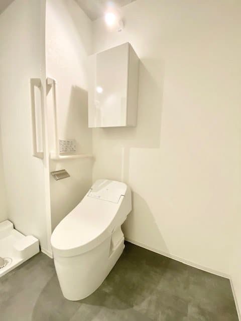 Room image 8