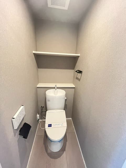 Room image 12