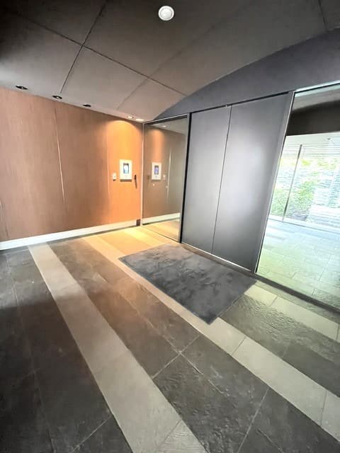 Room image 15