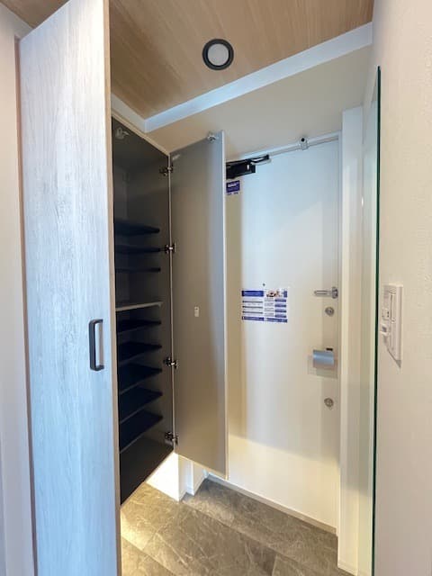 Room image 13