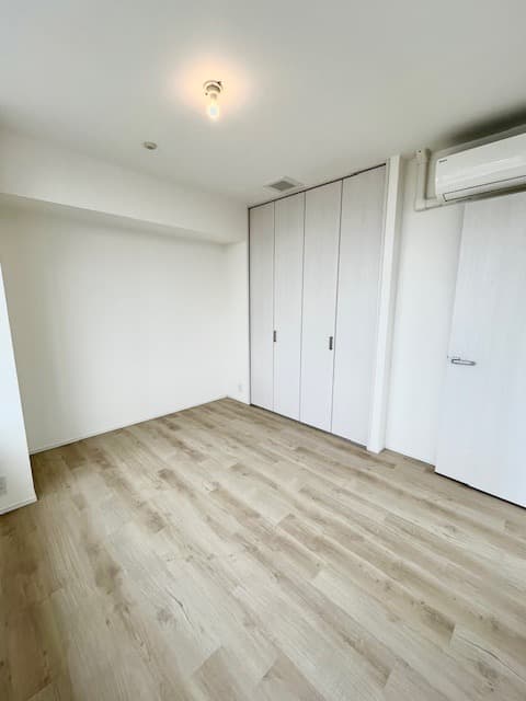 Room image 15