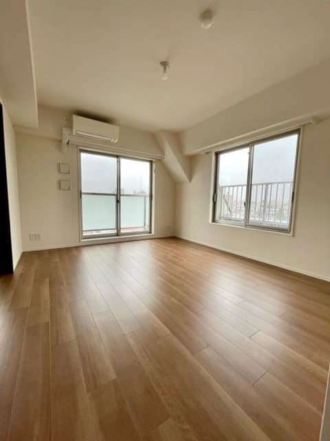Room image 9