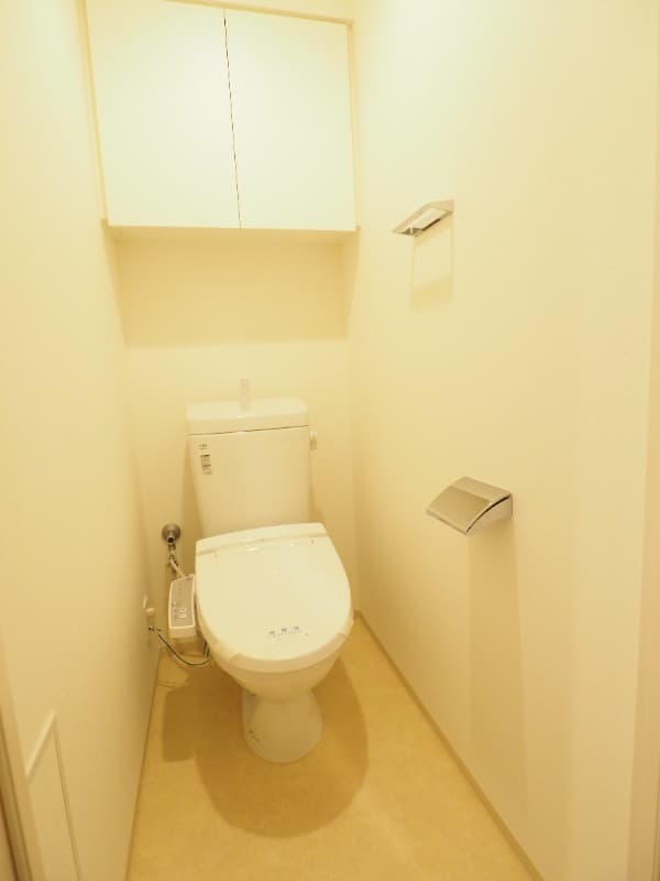 Room image 8