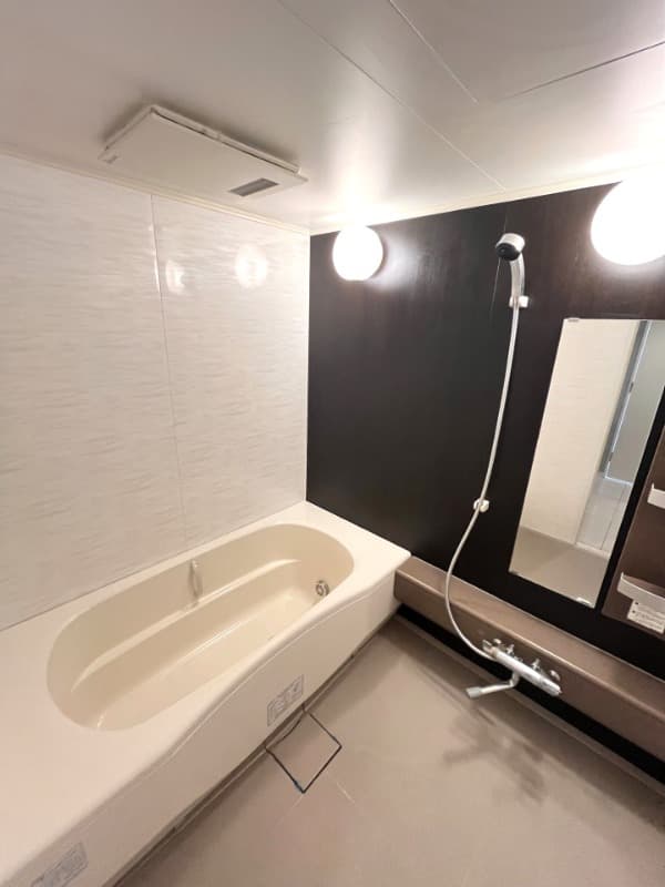 Room image 11