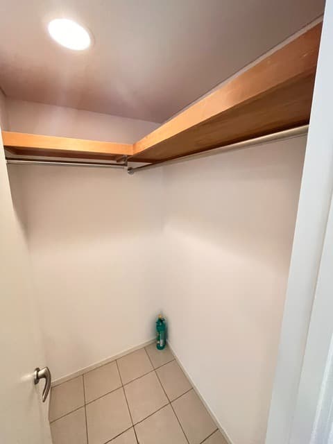 Room image 15