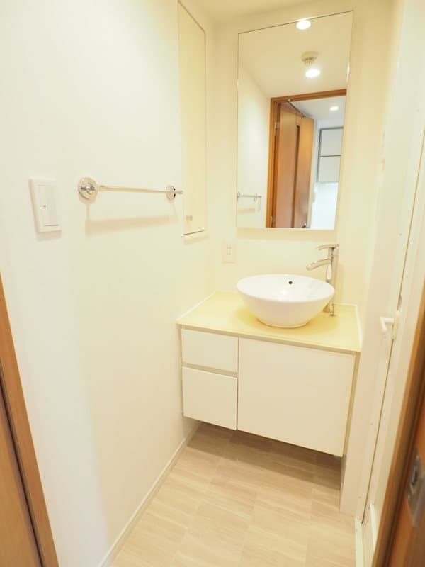 Room image 8