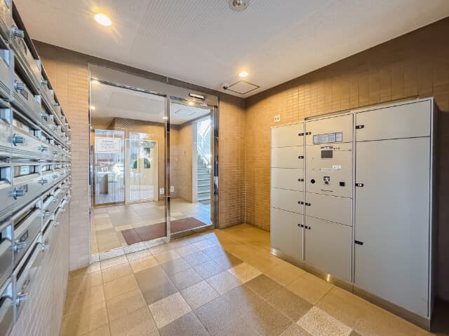 Room image 12