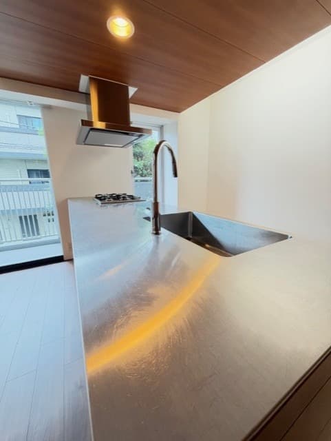 Room image 9