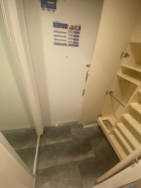 Room image 9
