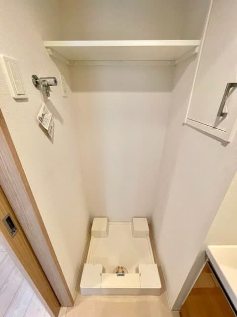 Room image 8