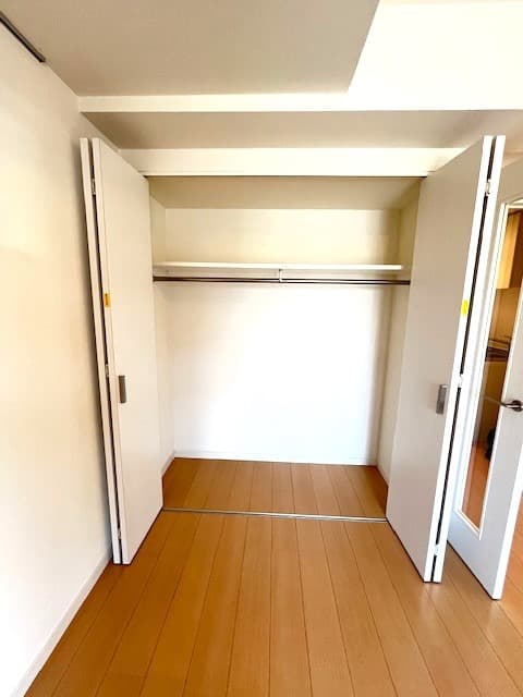 Room image 12