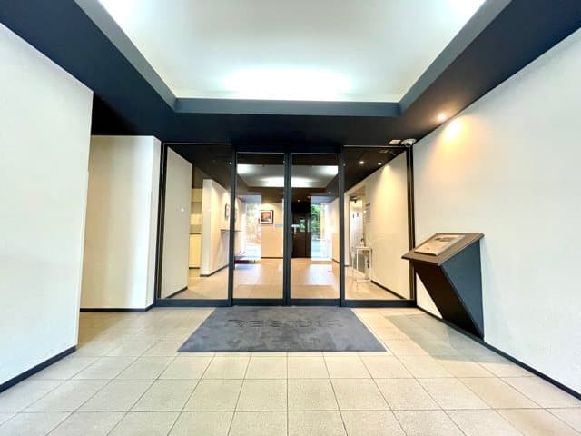 Room image 11