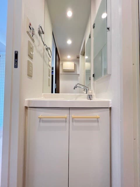 Room image 9