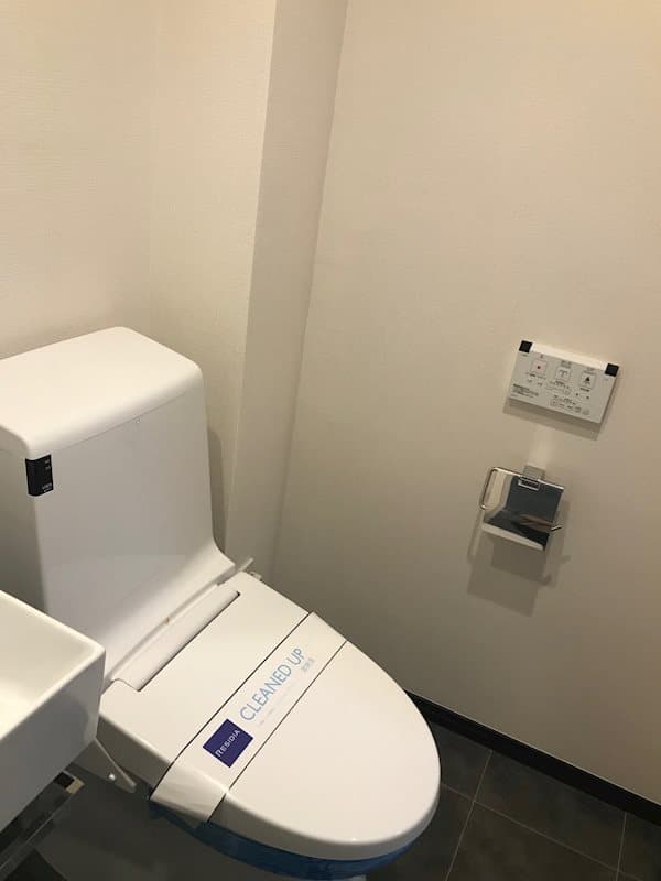 Room image 8