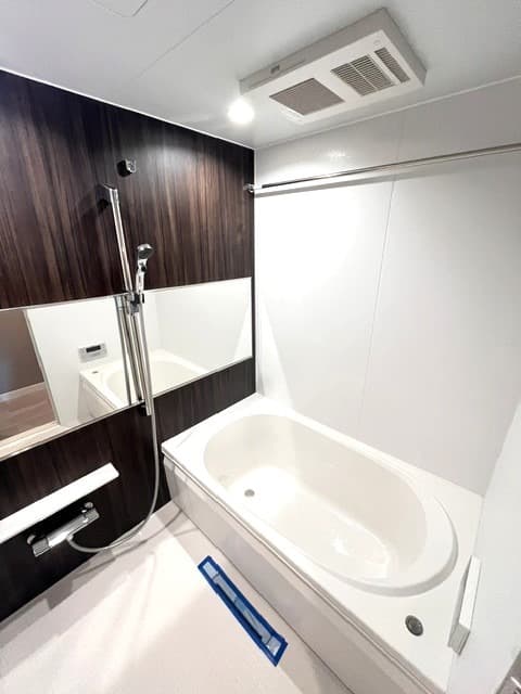 Room image 9